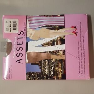 Assets by sara Blakely maternity support pantyhose size 2